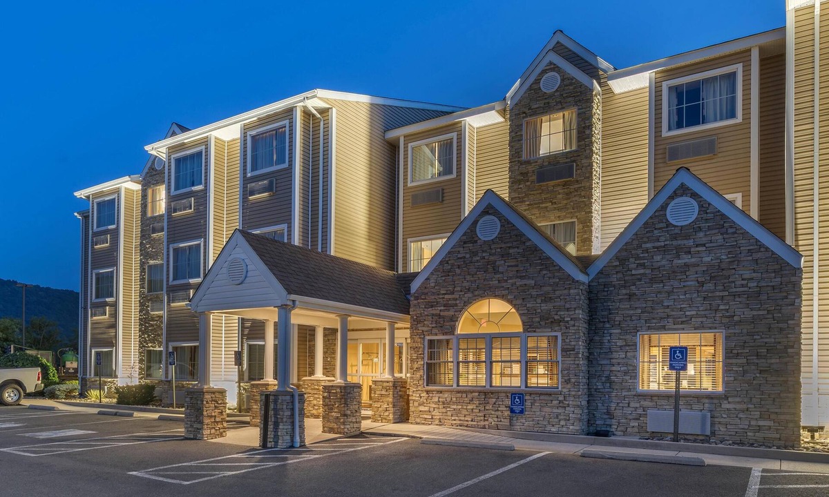 Keyser Hotel | SureStay Plus Hotel by Best Western Keyser