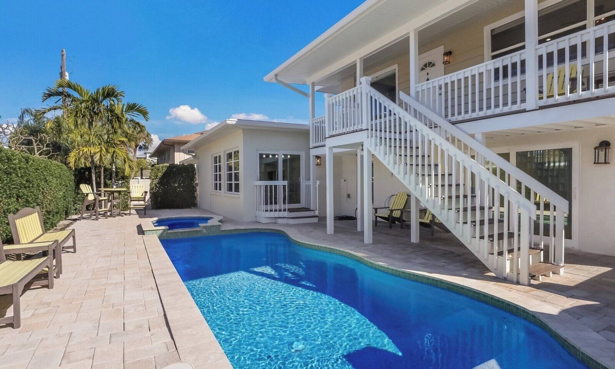 Holmes Beach House | Surf Riders2 by Duncan Real Estate