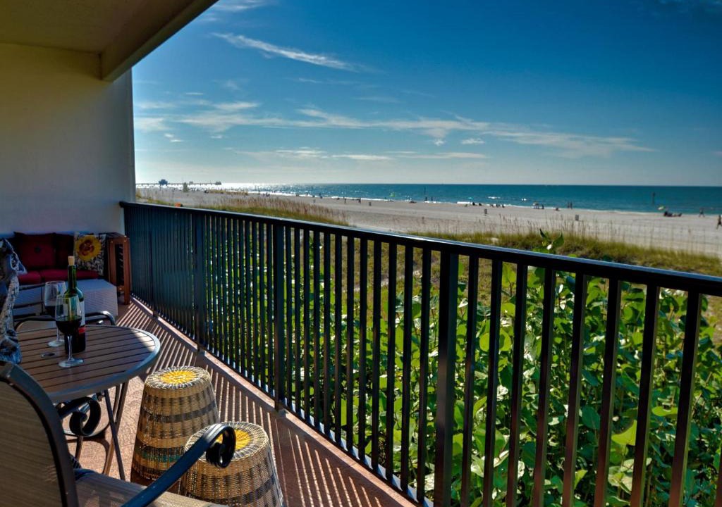 Clearwater Beach Apartment | Surfside Condos 202