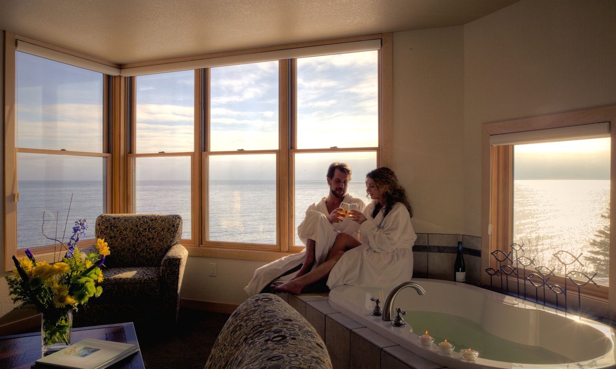 Tofte Hotel | Surfside on Lake Superior