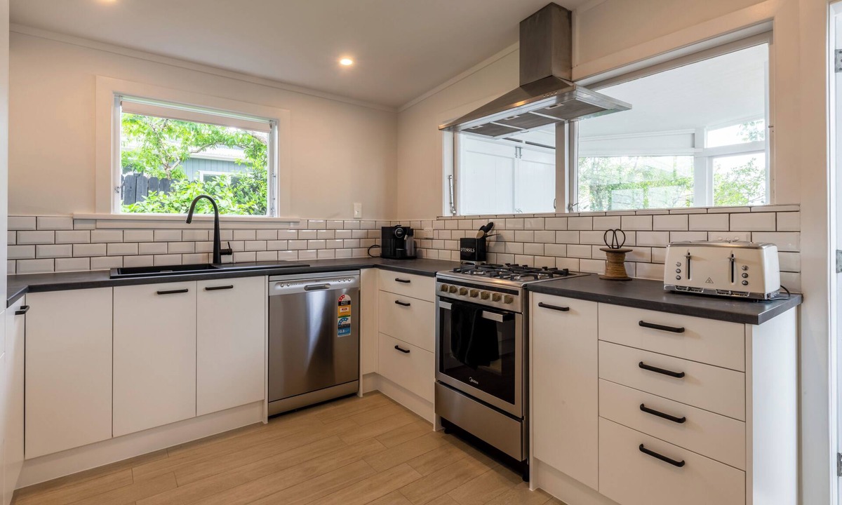 Ponsonby Villa | Surrounded by nature, The Urban Villa in Ponsonby offers an indoor/outdoor terrace.