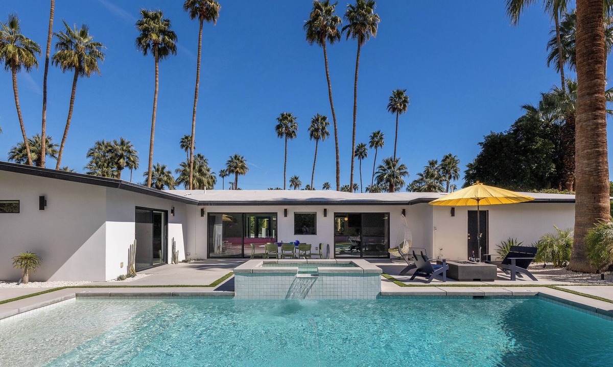 Tahquitz River Estates House | Surrounded by Palms – Palm Springs Pool Oasis