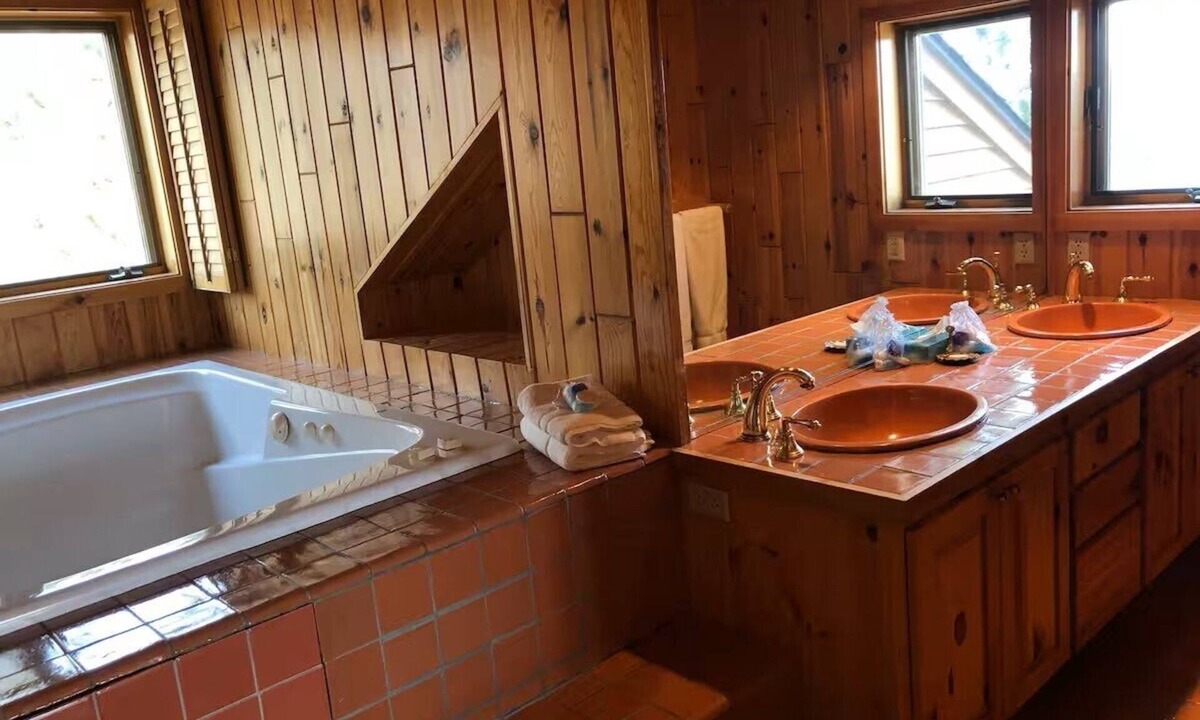 Two Harbors Condo | Surrounded by Superior! Stunning condo with 270 degrees of Lake Superior