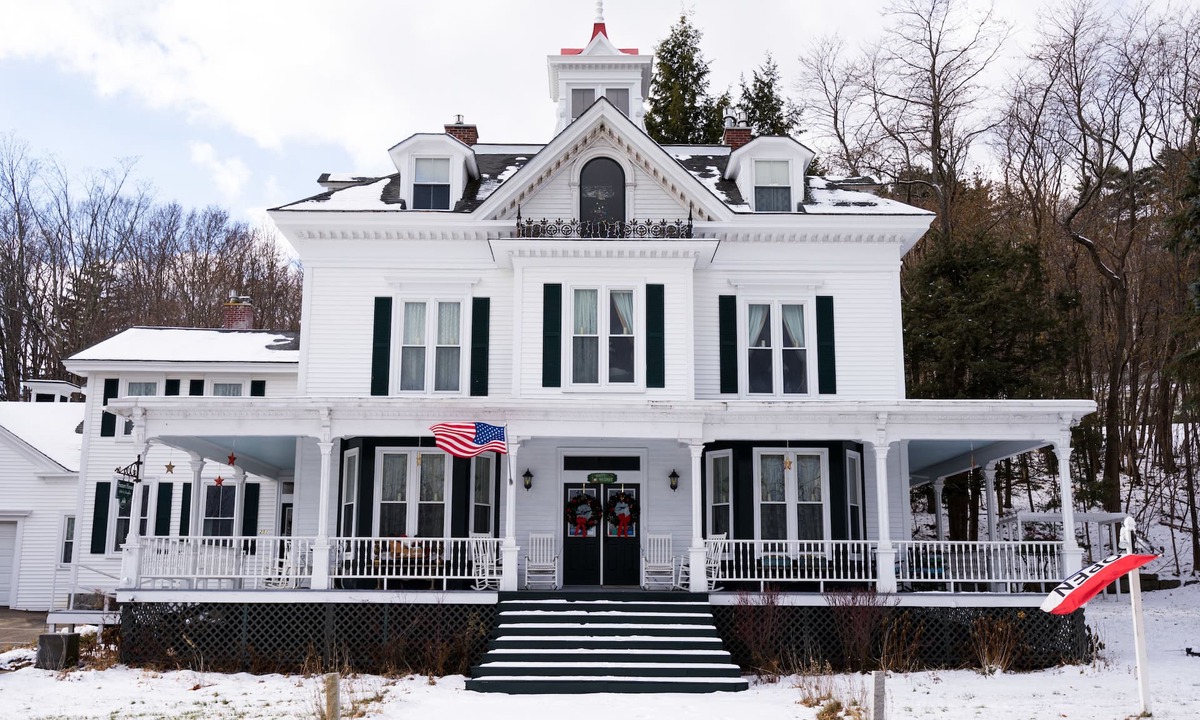 Center Harbor Bed & Breakfast | Sutton House B & B