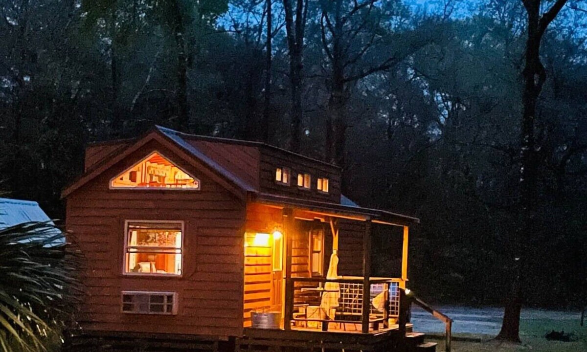 Mayo Cabin | Suwannee river hides