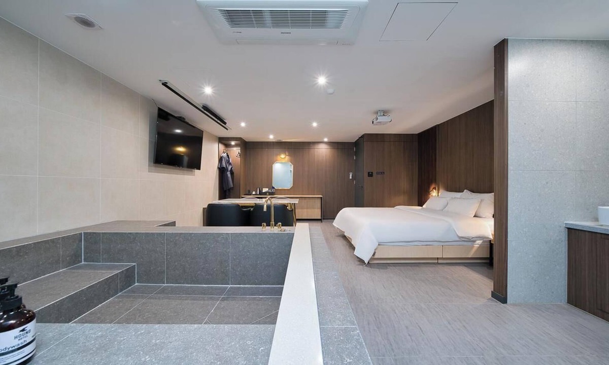 Paldal-gu Hotel | Suwon Hound Hotel