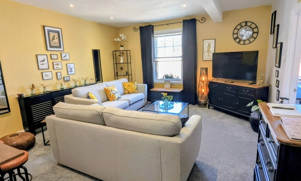 Cirencester Apartment | Swallows Nest central Cirencester Apartment sleeps 1-4