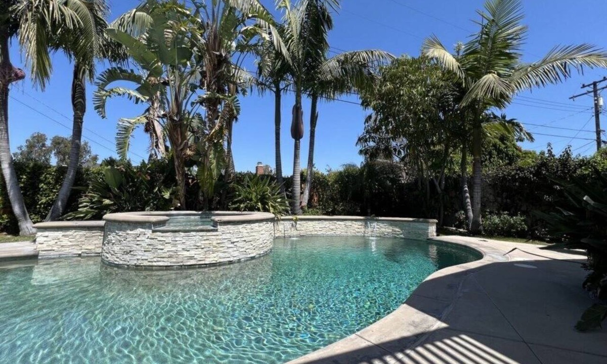 Hermosa Village Condo | Swanky Pool/Jac Home:3 EnSuites, Walk To Disney