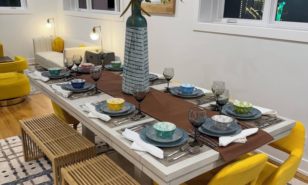 Forest Park House | Swanky Rooftop, Birthday, Anniversary sleeps 16