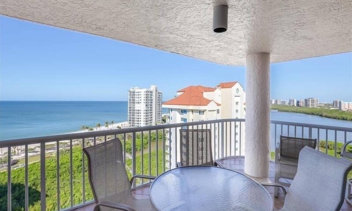 Park Shore Condo | Sweeping Gulf views - 12th floor condo-CL1203
