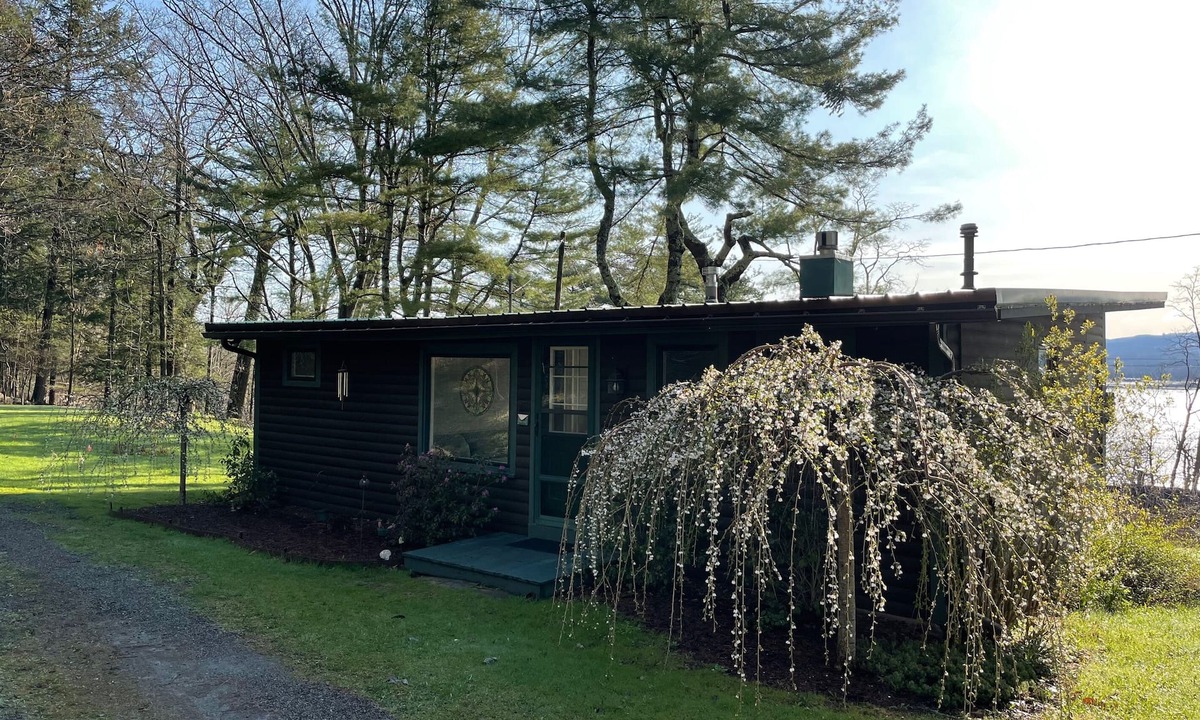 Cooperstown Cottage | Sweet 1 Bedroom Bungalow - Otsego Lake