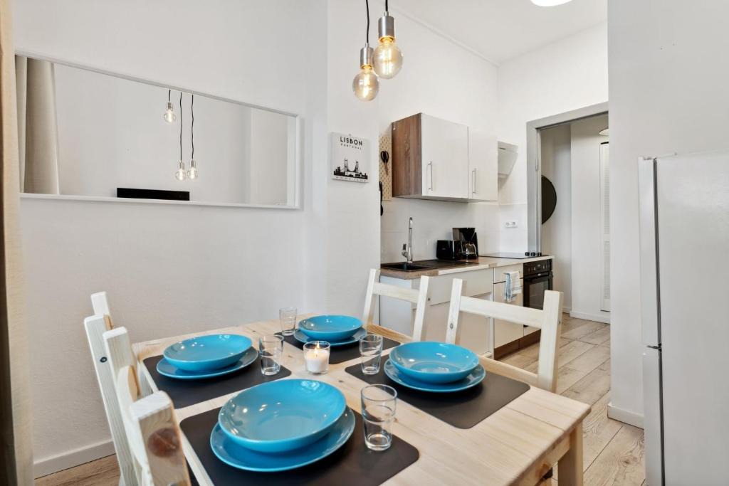 Rummelsburg Apartment | Sweet Central Tiny Apartment for 4 People