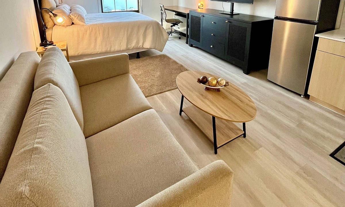 Downtown West Apartment | Sweet Landing,Pool, fitness room in Baltimore
