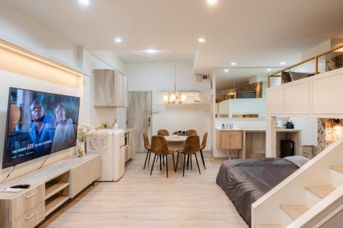 Ratchadaphisek Hostel | Sweet stay