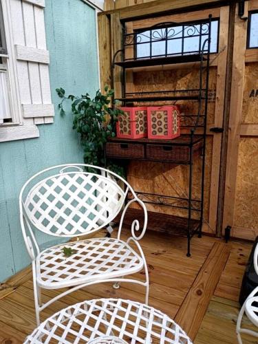Rogersville House | Sweet Tiny House Perfect for a Romantic Retreat in Alabama