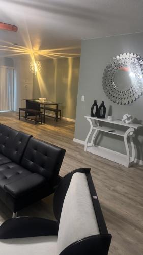 Town N County Park Villa | Sweet villa santa monica