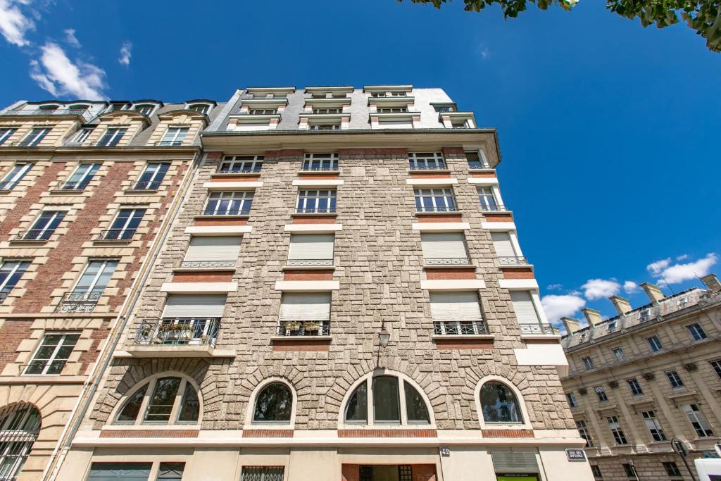 Paris City Center Apartment | Sweett - Notre Dame