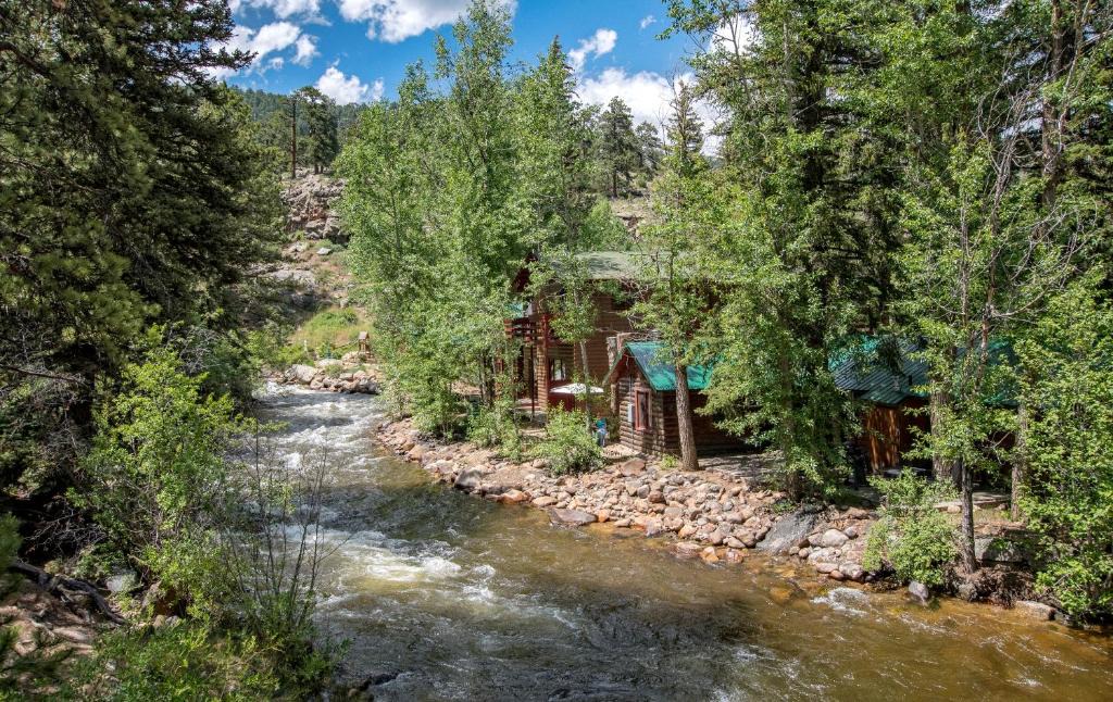 Estes Park Hotel | Swiftcurrent Lodge