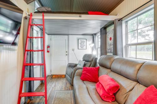 Mountain View Apartment | Swim On-Site: Riverfront Studio in Mountain View!