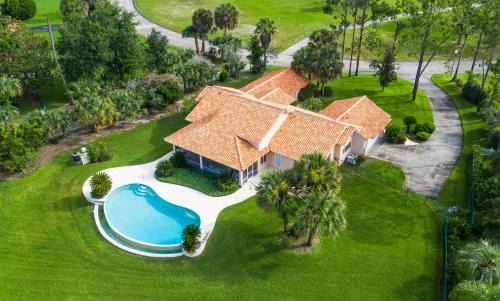 Groveland House | SWISS 30 - Golf Course
