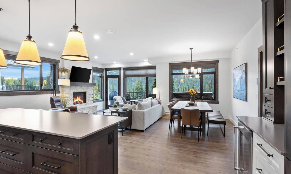 Kamloops House | Switchback Creek Two - 12 : Stunning, New 3BDRM/2BATH Townhome. Private H/T.