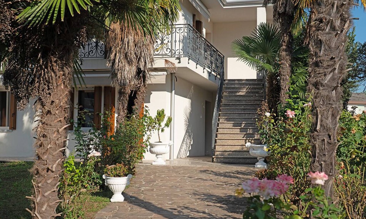 Oriago House | Sybilvilla