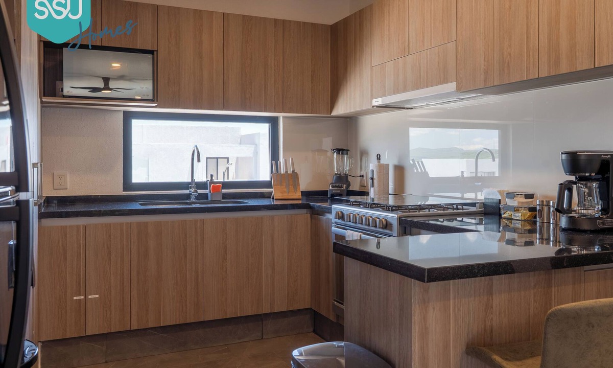 El Marques Apartment | Symphony Department