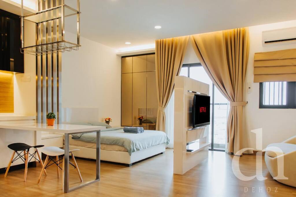Seri Kembangan Apartment | Symphony Tower -Simfo 2- "Free Wifi, Parking, Nice view"