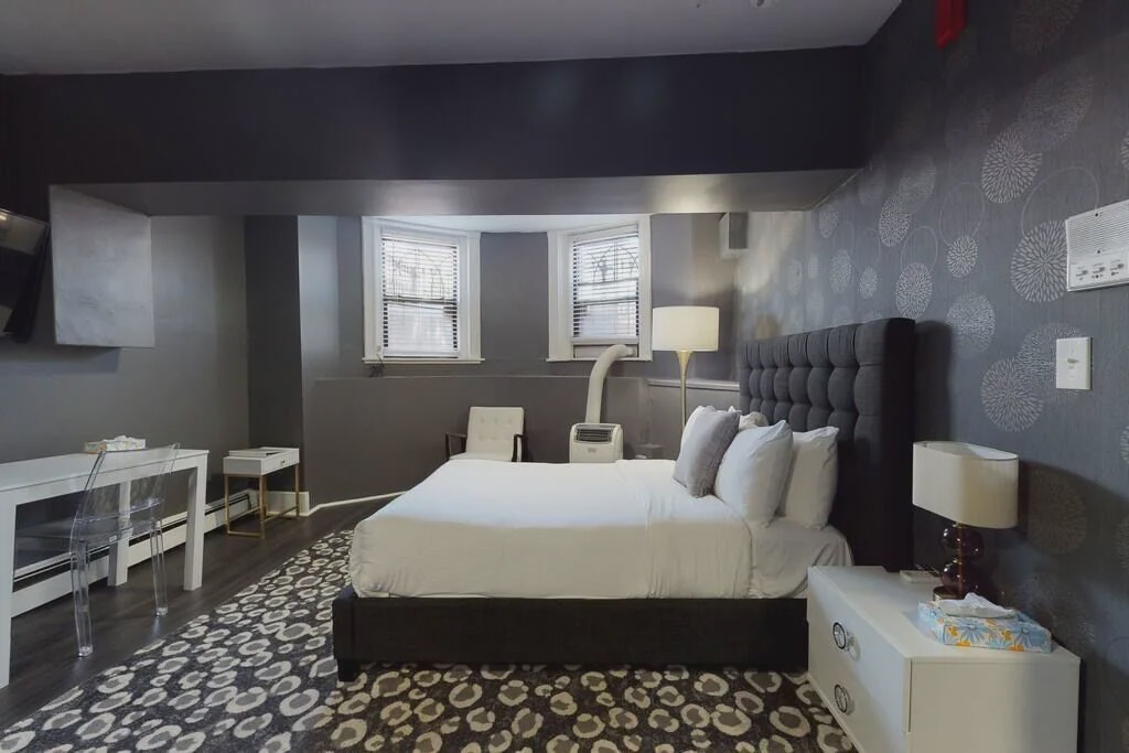 Bay Village Apartment | T Prices/Location CANNOT Be Beat! 1-B1