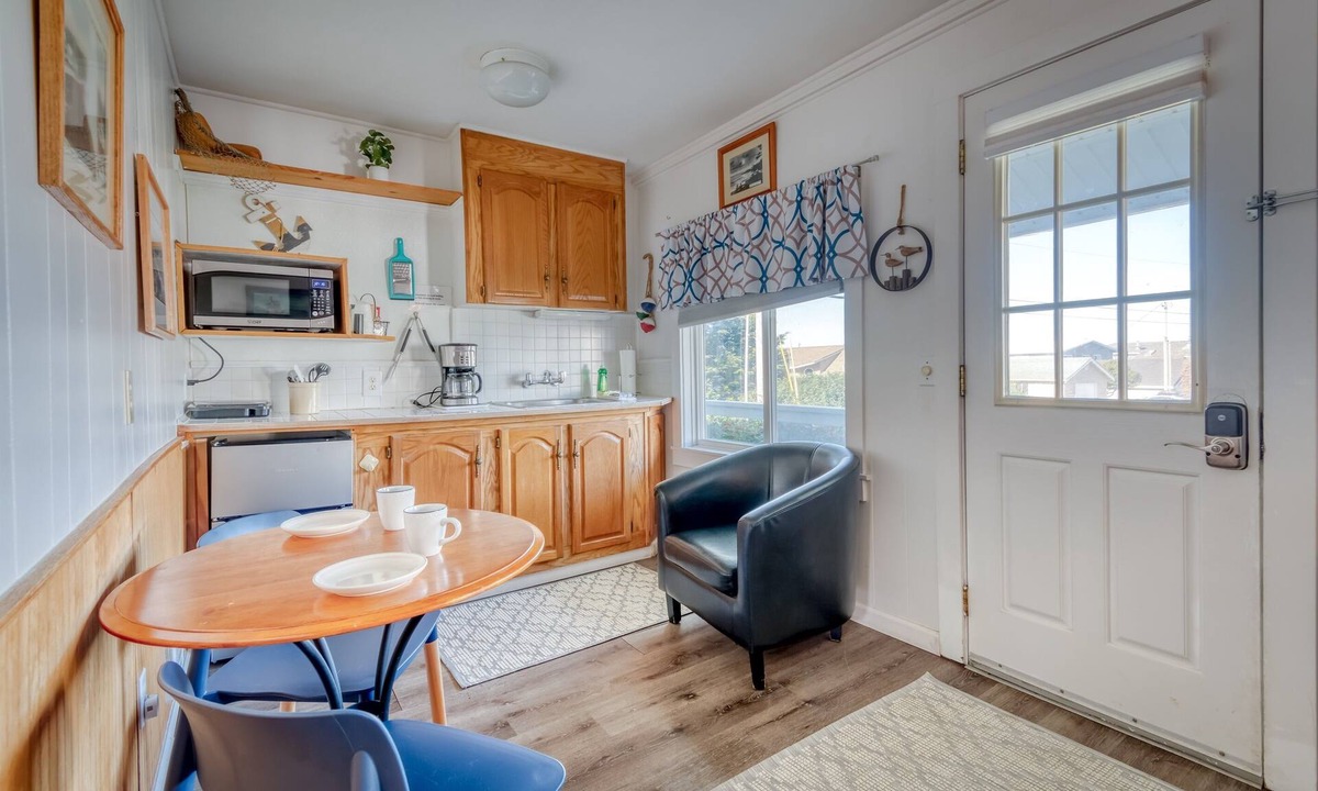Depoe Bay Apartment | T05 - Dinghy @ Trollers Lodge