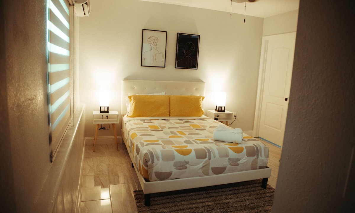 San Carlos Park Apartment | t1.Peaceful Getaway in Fort Myers – Great Location! t2.Spacious & Stylish Apartm