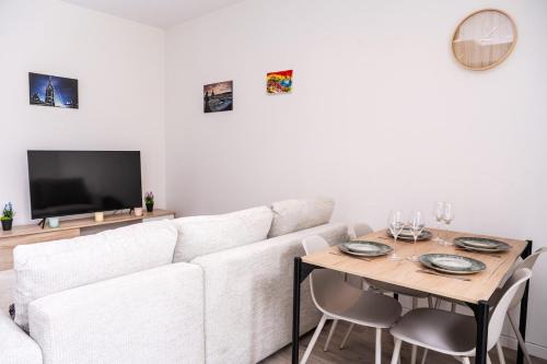 Lozanne Apartment | T2 avec parking et jardin