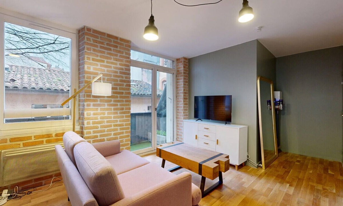 Compans-Caffarelli Apartment | T2 city center with terrace