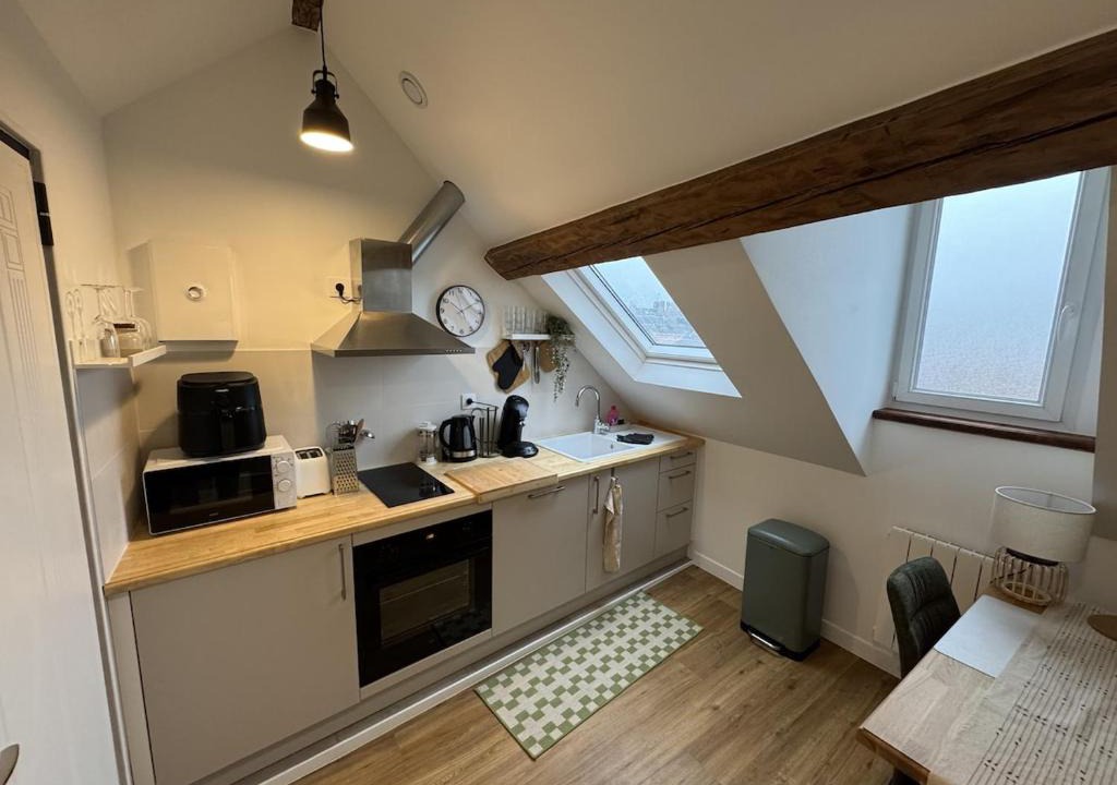 Saint-Leu Apartment | T2 vue cathédrale