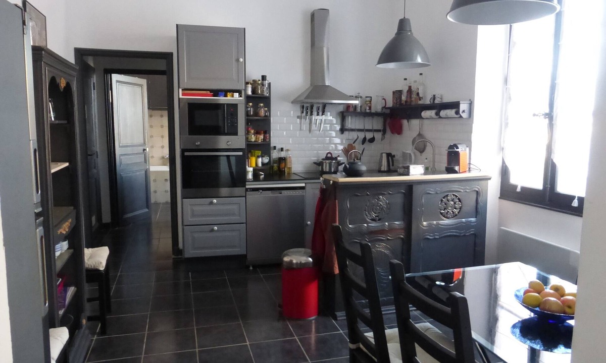 Hyeres City Centre Apartment | T3 OF CHARACTER IN THE CITY CENTER OF HYERES FACING THE CASINO DES PALMIERS