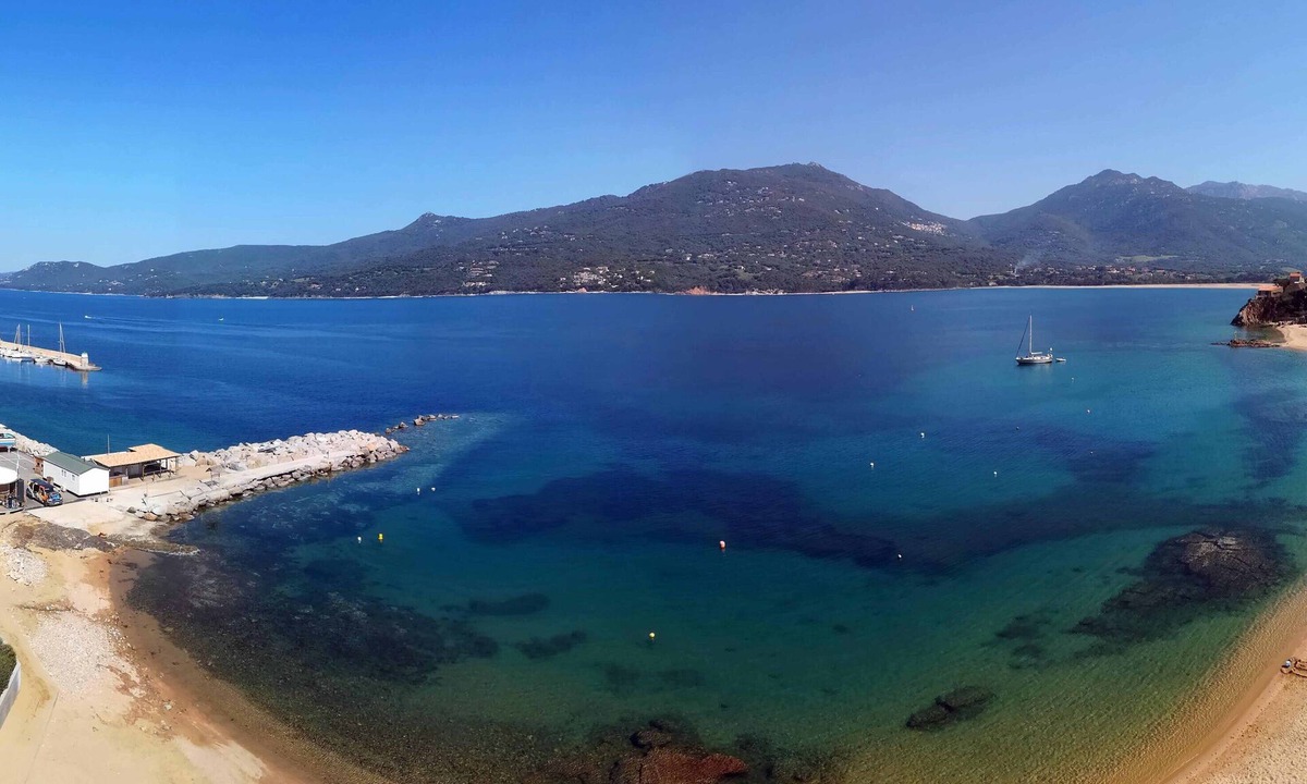 Propriano Apartment | T3 standing on the beach with sea view