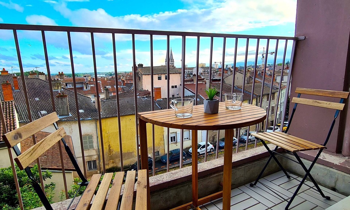Macon Apartment | T4 - 100m2 Quiet city center - WIFI - balcony