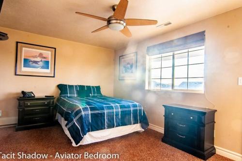 Parowan Apartment | Tacit Shadow Resort Aviator Queen Suite, Gym, Coffee Bar, Hot-Tub, Free Laundry, Food Available