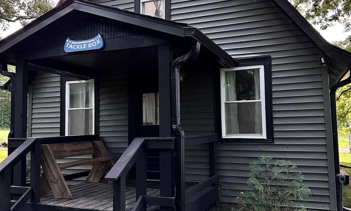 Three Rivers Cottage | Tackle Box Cottage - Lakefront Cottages on Semi-private Lake, Beach, Boats, Fun!