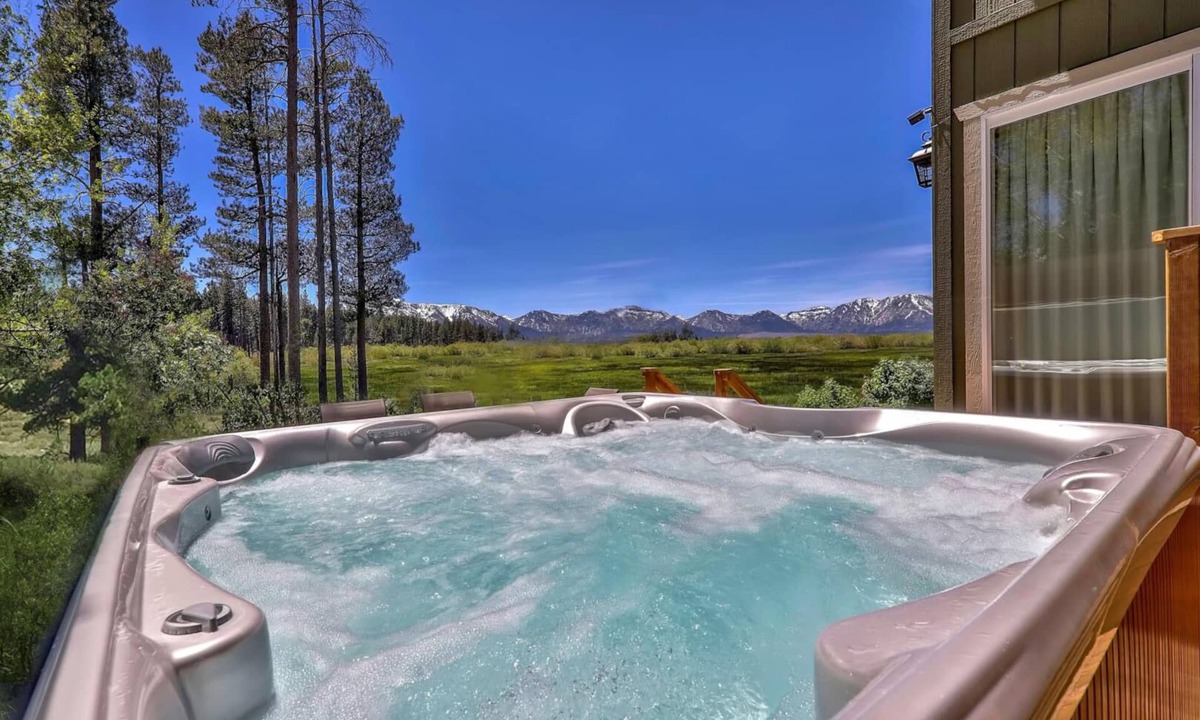Al Tahoe House | Tahoe Retreat on the Meadow- Hot Tub, A/C