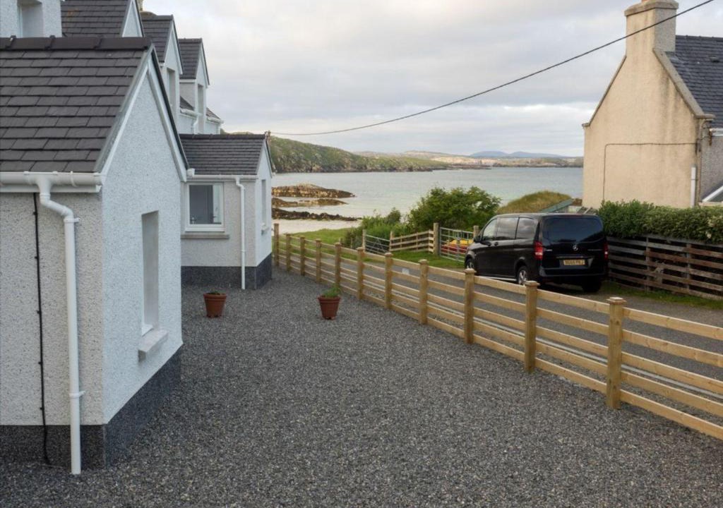 Ardroil House | Taigh Tharmoid Ruaidh