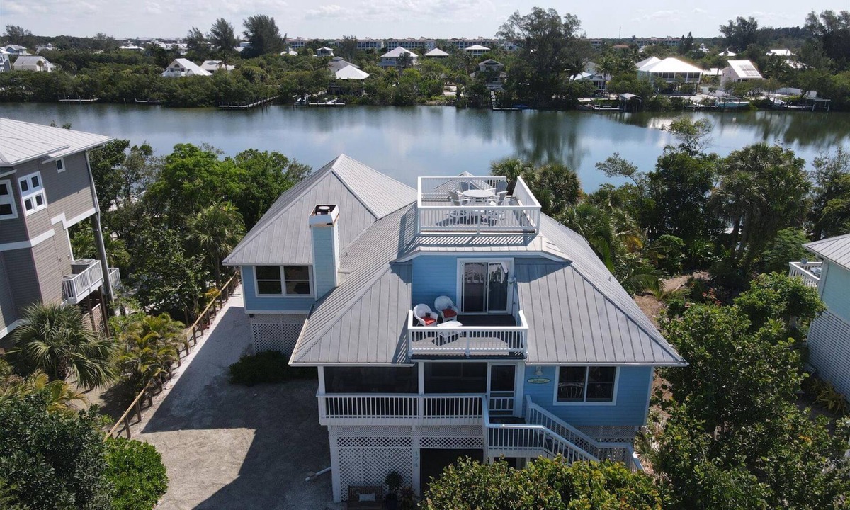 Palm Island House | Tailwind South: Beautiful 3 bedroom across the street from Beach!