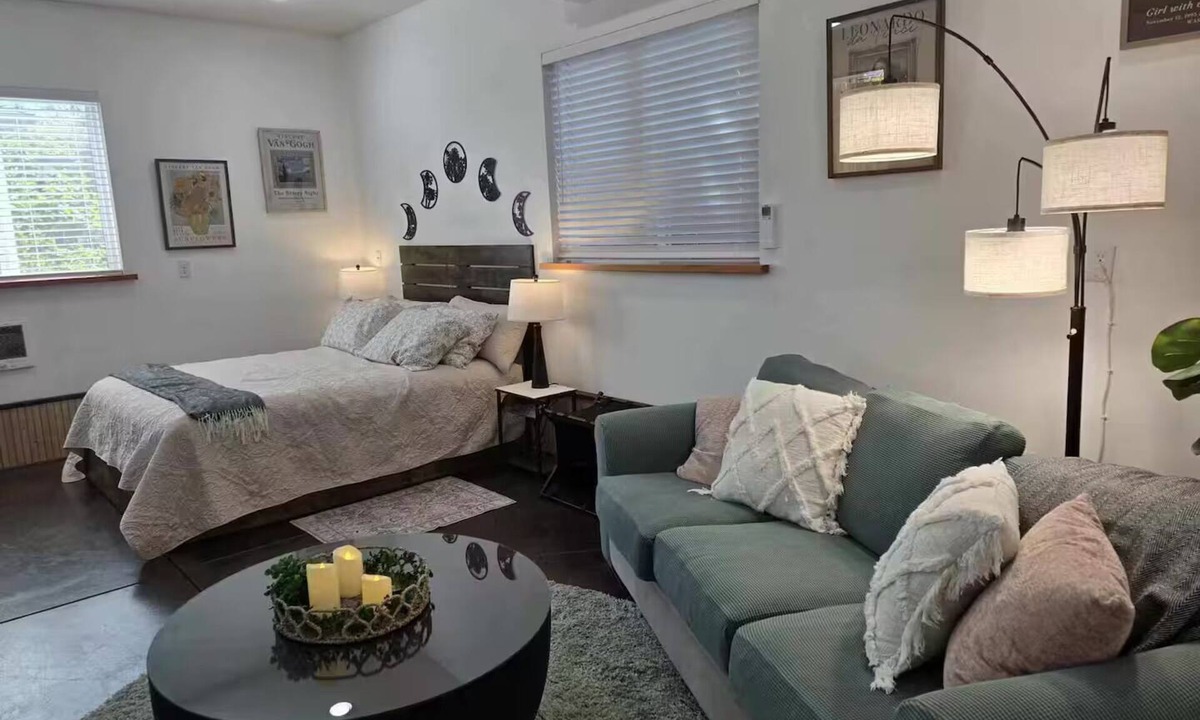 Amazon Apartment | Taj the Garaj