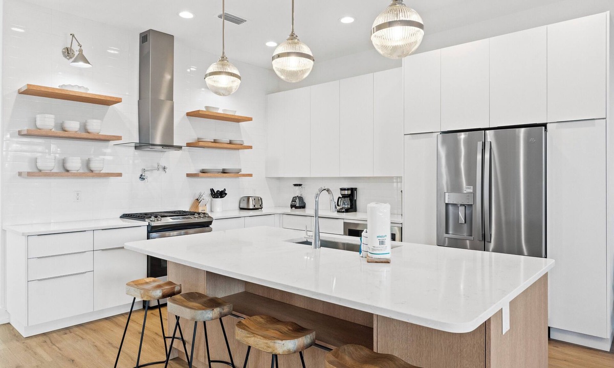 Silver Sands Beach Apartment | Take it Easy by Book That Condo
