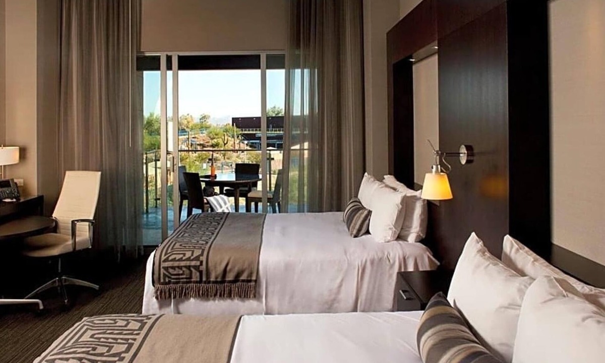 Scottsdale Apartment | Talking Stick Resort offers top-notch services and amenities .