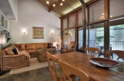 Purgatory House | Tamarron Gambel Oak 783
