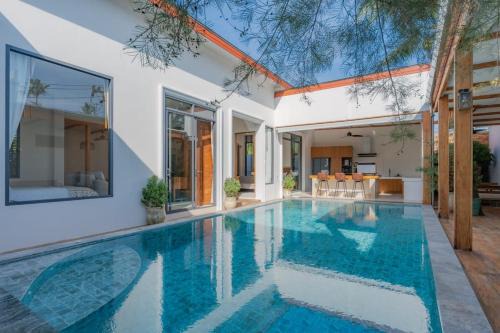 Si Sunthon Villa | Taraburi 6BR Pool Villa Phuket VVPHU91