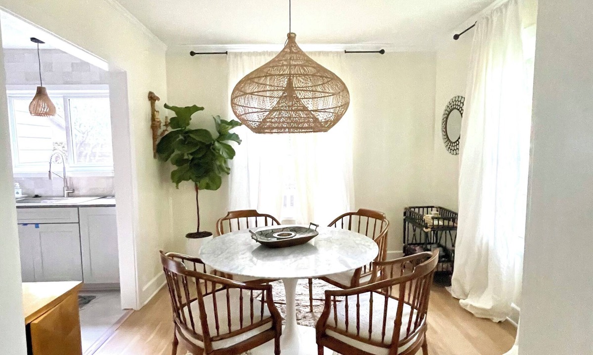 Tarrytown House | Tarrytown/Windsor Rd Furnished Home- 3BR/2BA Walkable West Austin