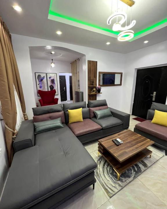 Lagos Mainland Apartment | Tastefully finished 1bedroom apartment in Alagomeji, Yaba