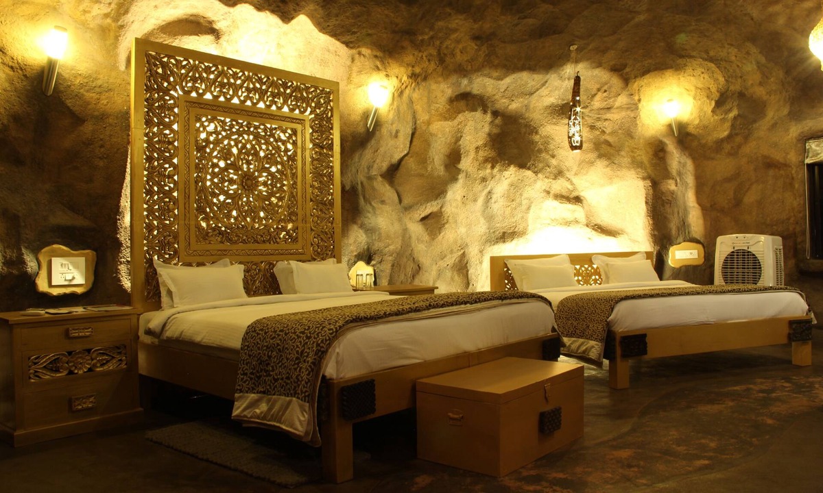 Avarghani Hotel | Tathastu Pench